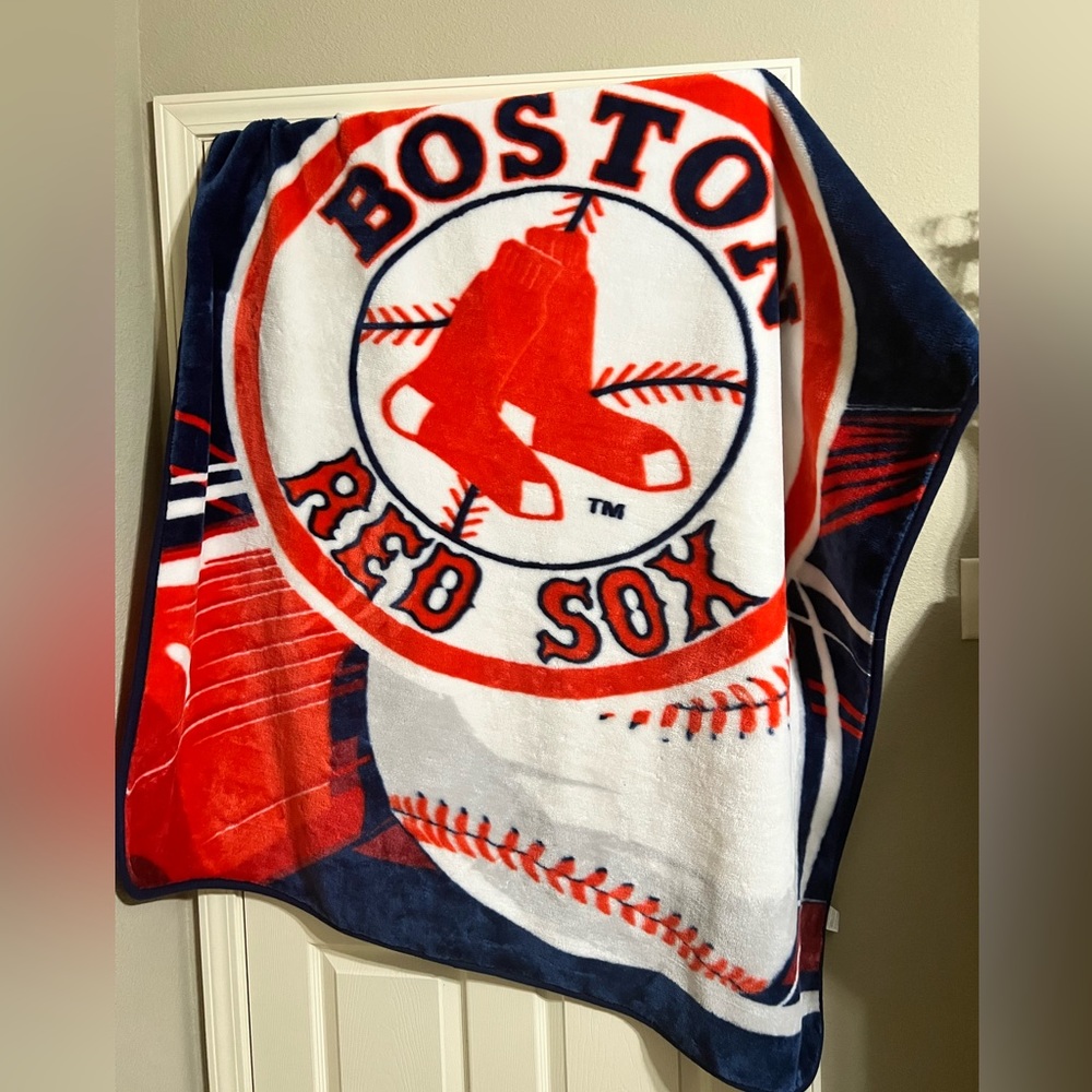 MLB Boston Red Sox Plush Throw Blanket-50x60-Excellent condition
